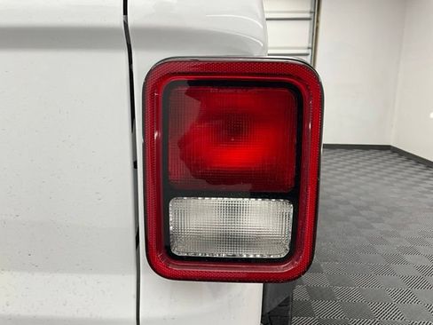Used 2023 Jeep Gladiator Rubicon w/ Cold Weather Group AWD/4WD image 26