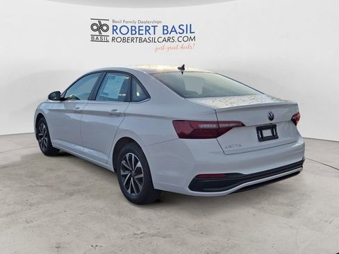Used 2024 Volkswagen Jetta S image 3