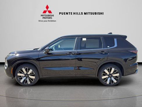 New 2026 Mitsubishi Outlander SE image 8