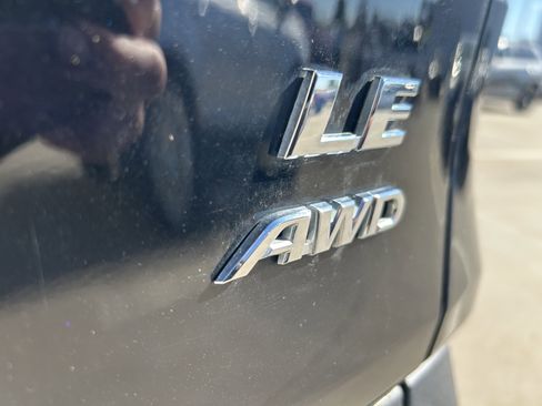 Certified 2021 Toyota RAV4 LE AWD/4WD image 9