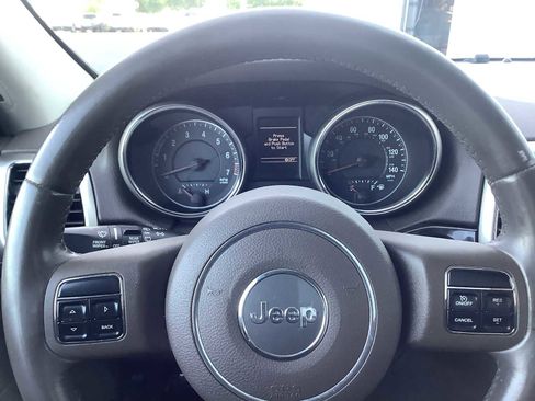 Used 2011 Jeep Grand Cherokee Laredo AWD/4WD image 16