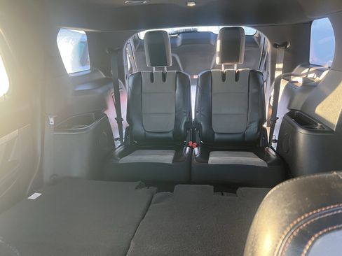 Used 2017 Ford Explorer XLT w/ Equipment Group 202A image 15
