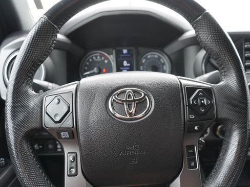 Used 2021 Toyota Tacoma TRD Off-Road AWD/4WD image 23