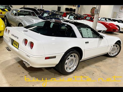 Used 1991 Chevrolet Corvette ZR1 image 2