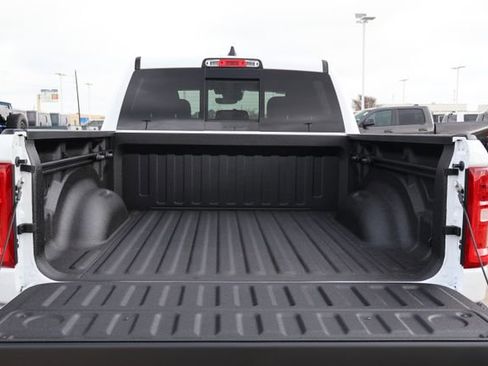 New 2026 RAM 1500 4x4 Crew Cab image 7