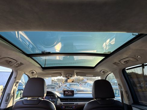 Used 2019 Audi Q7 3.0T Prestige w/ Prestige Package image 26