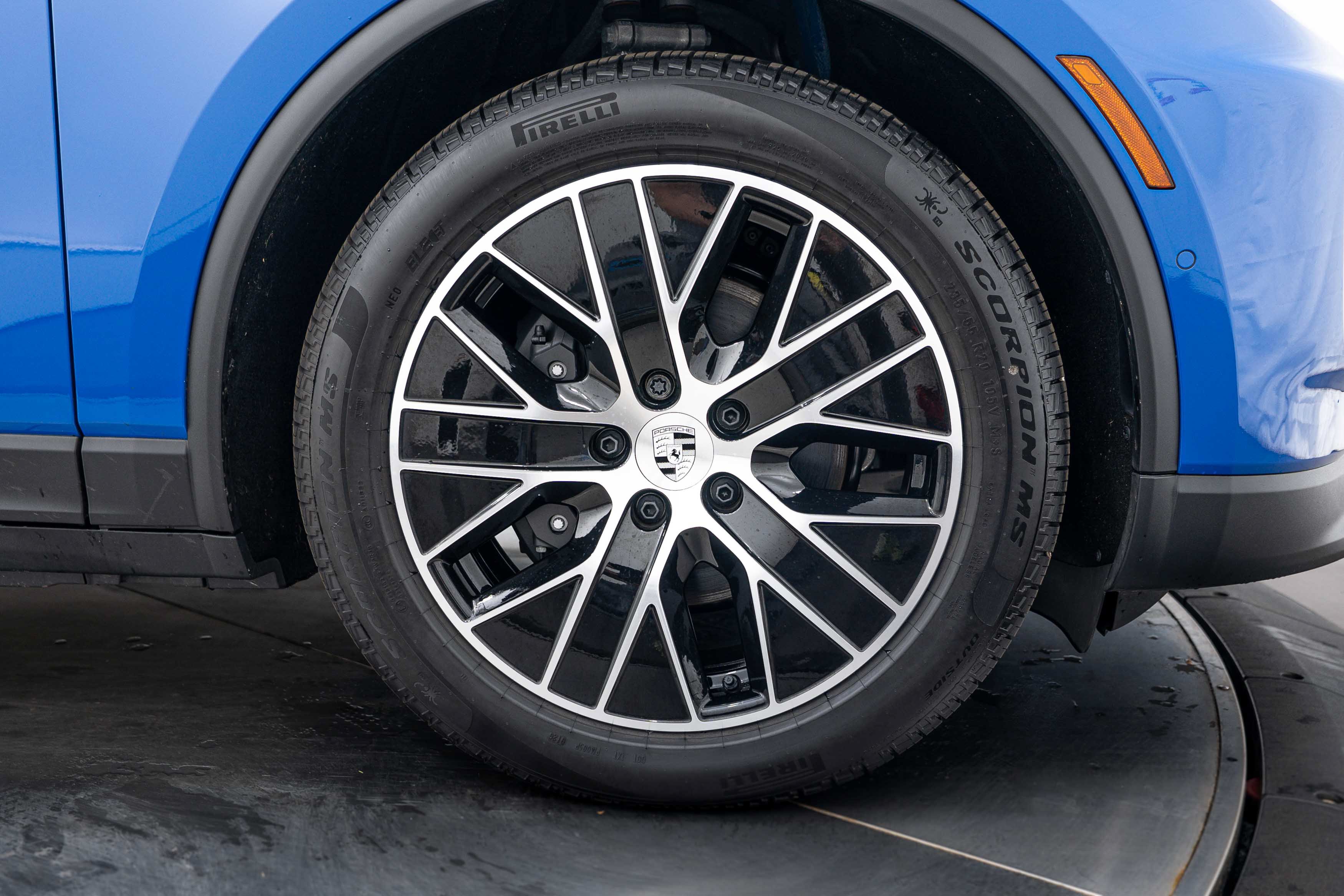 Certified 2026 Porsche Macan 4 Electric AWD/4WD image 11