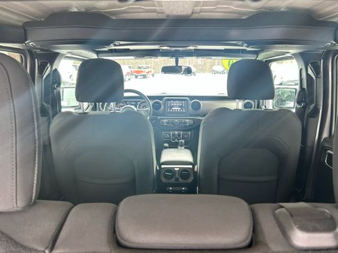 Used 2019 Jeep Wrangler Unlimited Sport S image 35