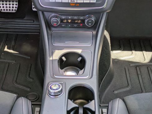 Used 2018 Mercedes-Benz GLA 250 image 18