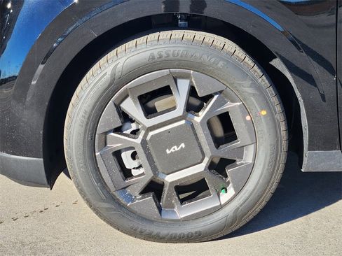 New 2026 Kia Carnival EX image 7