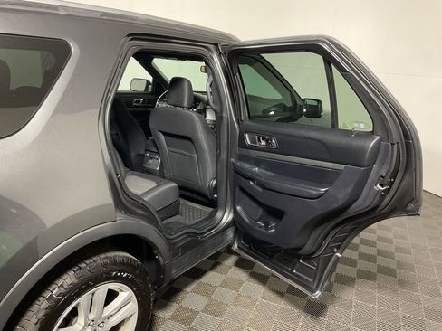 Used 2019 Ford Explorer XLT w/ Equipment Group 201A AWD/4WD image 35