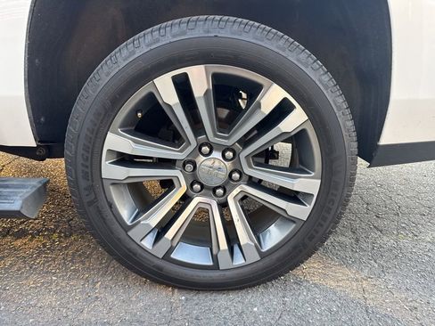 Used 2018 GMC Yukon Denali w/ Denali Ultimate Package image 17