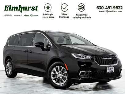 New 2026 Chrysler Pacifica Select