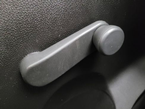 Used 2020 Chevrolet Sonic LT image 27