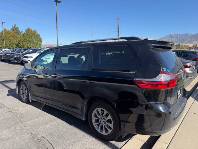 Used 2020 Toyota Sienna XLE FWD image 12