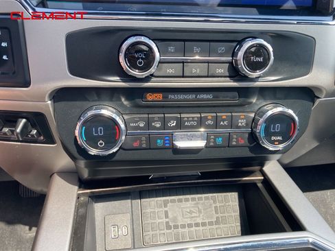 Used 2022 Ford F250 Lariat w/ Black Appearance Pkg image 13