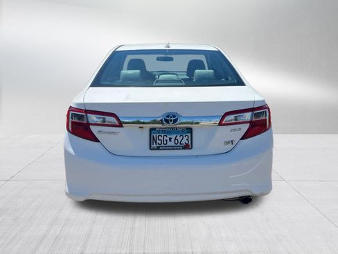 Used 2014 Toyota Camry XLE w/ Leather Package FWD image 5