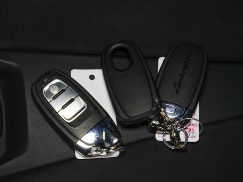 Used 2018 Lamborghini Aventador S image 52