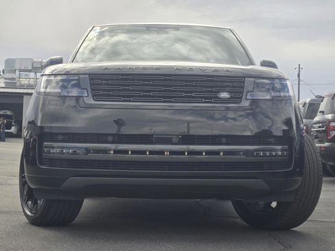 Used 2026 Land Rover Range Rover SE AWD/4WD image 2