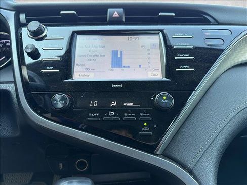 Used 2020 Toyota Camry SE FWD image 19