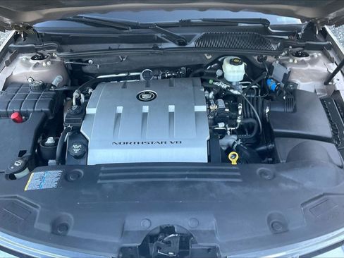 Used 2006 Cadillac DTS w/ Sun And Sound Package image 27