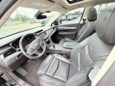 Used 2018 Cadillac XT5 Luxury w/ Driver Awareness Package FWD image 13