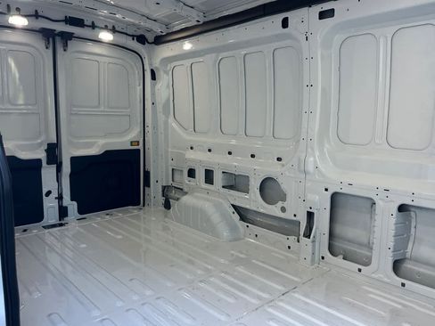New 2025 Ford Transit 250 148 Medium Roof image 22