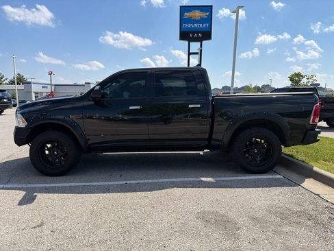 Used 2016 RAM 1500 Laramie w/ Convenience Group AWD/4WD image 2