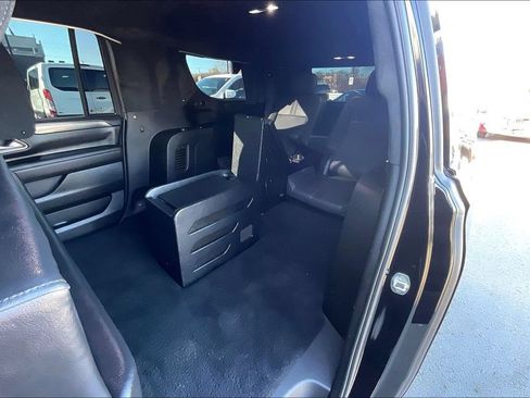 Used 2024 Chevrolet Suburban RST w/ Luxury Package AWD/4WD image 19