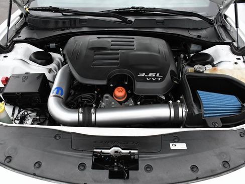 Used 2017 Dodge Charger SE w/ Blacktop Package image 21