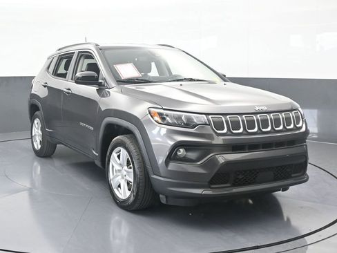 Used 2022 Jeep Compass Latitude image 9