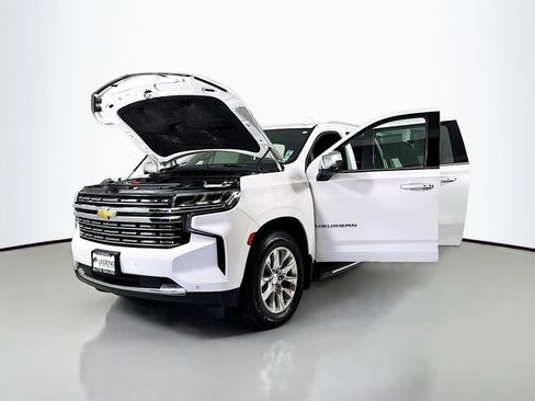 Used 2021 Chevrolet Suburban Premier w/ Premium Package AWD/4WD image 25