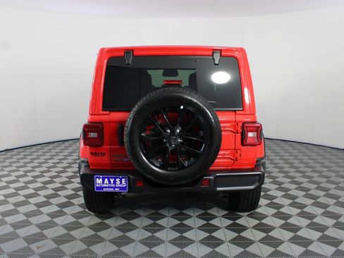 Used 2025 Jeep Wrangler Unlimited Sahara AWD/4WD image 22