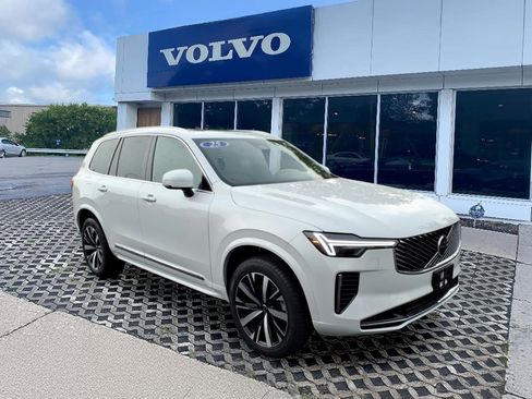 Certified 2025 Volvo XC90 B5 Core AWD/4WD image 1