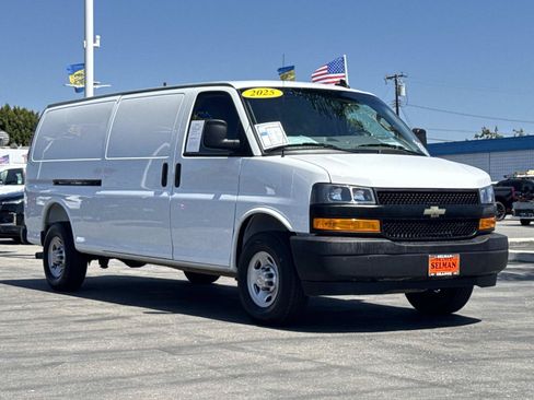 Used 2025 Chevrolet Express 2500 Extended w/ Driver Convenience Package RWD image 3
