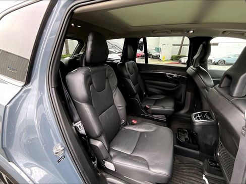 Used 2020 Volvo XC90 T6 Momentum w/ Protection Package Premier image 20