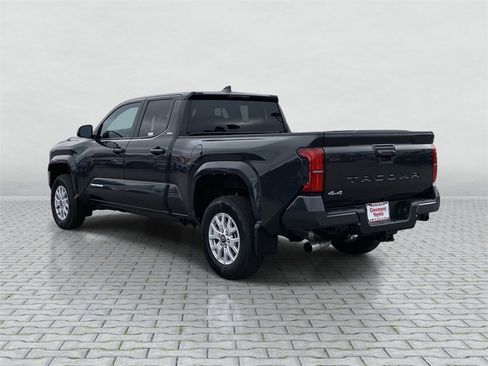 Certified 2025 Toyota Tacoma SR5 image 4
