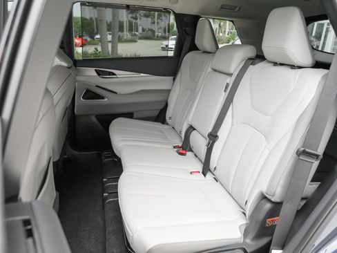 Certified 2026 INFINITI QX60 Luxe w/ Cargo Package FWD image 33