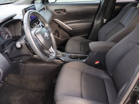 Used 2024 Toyota Corolla Cross SE image 40