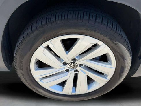 Used 2021 Volkswagen Atlas Cross Sport SE image 28