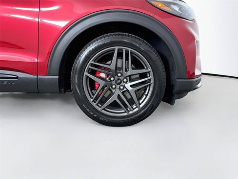 Used 2025 Ford Explorer ST-Line w/ Premium Package RWD image 17