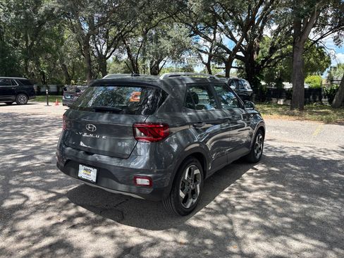 Used 2025 Hyundai Venue SEL FWD image 15