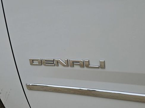 Used 2019 GMC Yukon Denali w/ Open Road Package AWD/4WD image 36