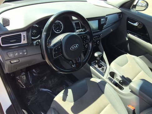 Used 2019 Kia Niro EX FWD image 13