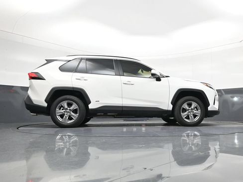 Used 2025 Toyota RAV4 XLE w/ Convenience Package AWD/4WD image 28
