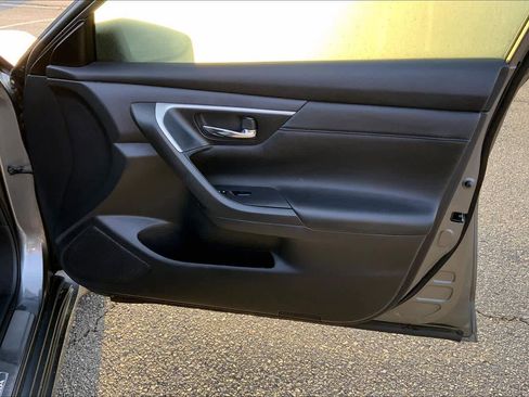 Used 2017 Nissan Altima 2.5 SR w/ Midnight Edition Package image 23