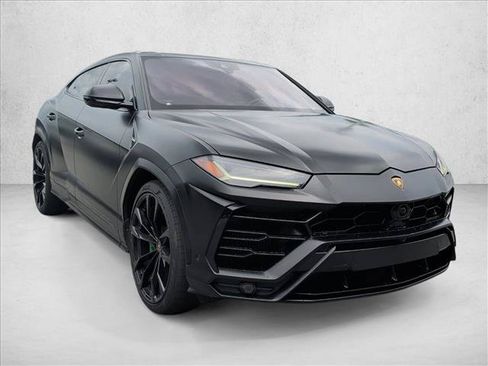 Used 2022 Lamborghini Urus AWD/4WD image 3