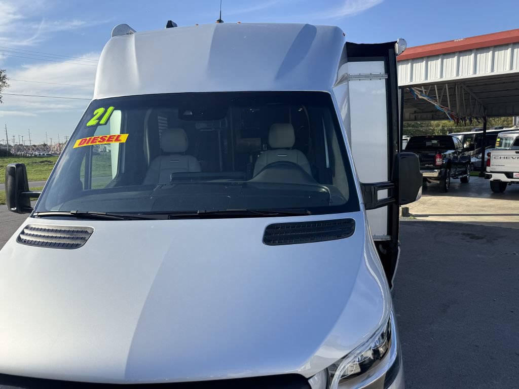 Used 2020 Mercedes-Benz Sprinter 3500 image 4
