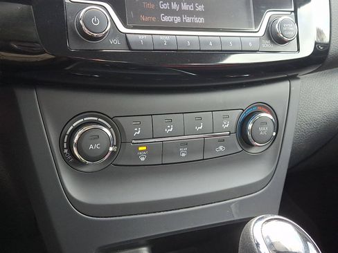 Used 2017 Nissan Sentra SV image 15