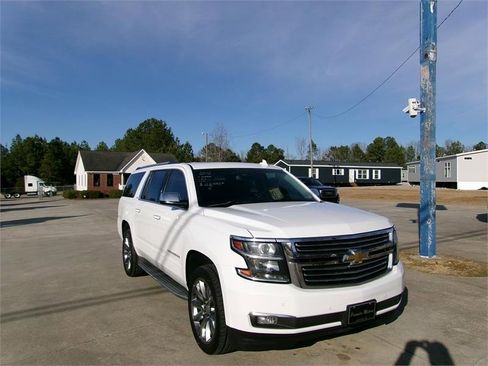 Used 2016 Chevrolet Suburban LTZ image 2